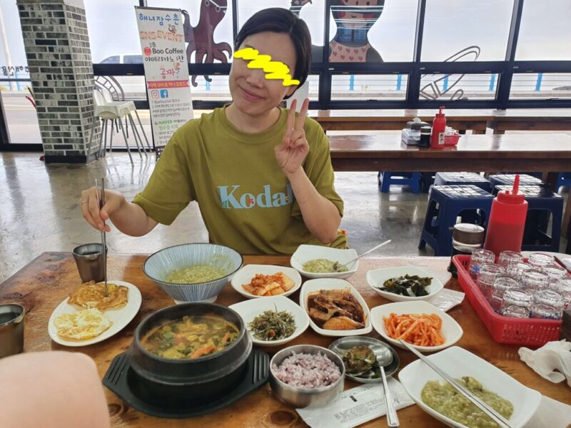 韓国・チェジュ島にある鮑料理人気店「海女潜水村(해녀 잠수촌)」へ