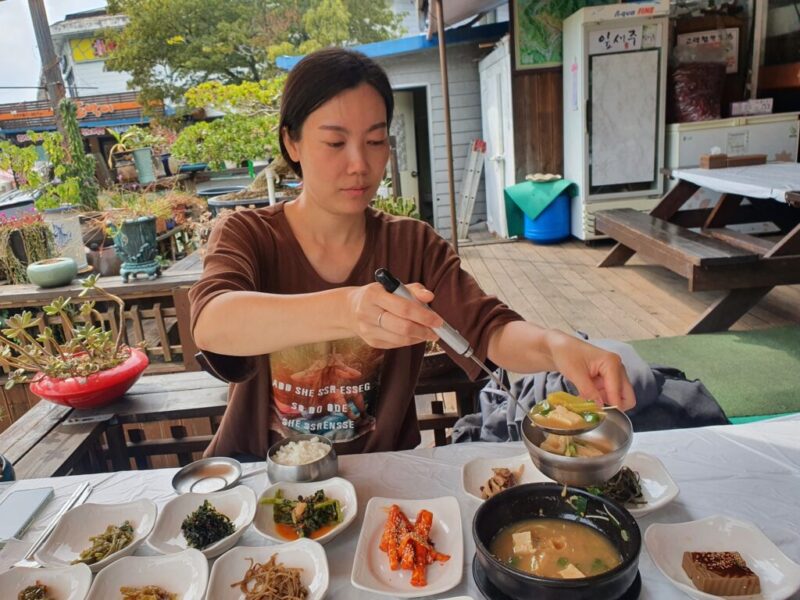 韓国・求礼グルメ村にある「チリガッ食堂 (지리각식당)」へ