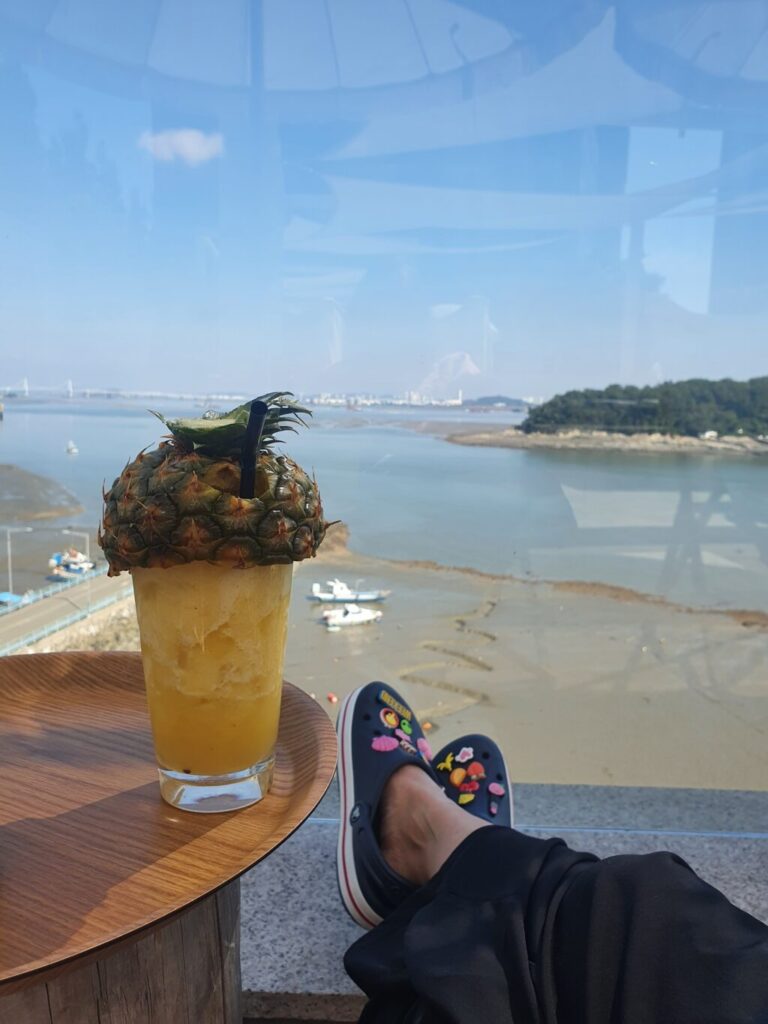韓国・仁川にあるおしゃれカフェ「テラスinシーサイド(바다앞테라스)」へ