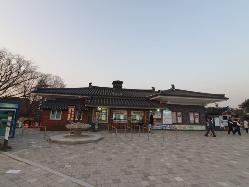韓国・慶州のおすすめ夜景スポット「東宮と月池（동궁과 월지）」へ
