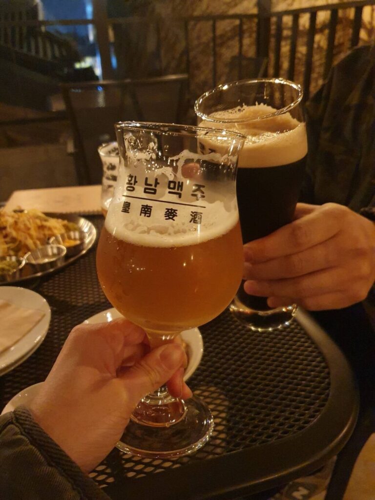 慶州・皇理団キルでお酒を飲むなら「皇南ビール(황남맥주)」へ
