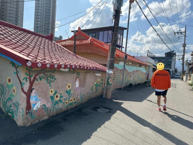 韓国・束草にあるSNS映えスポット「アバイ壁画村」へ