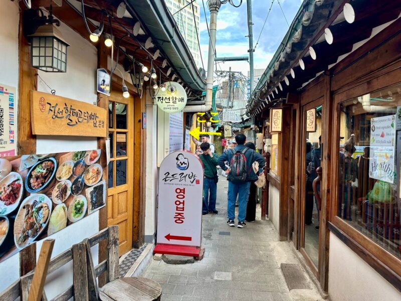 ソウルで人気な【仁寺洞スジェビ】へ。（トンドンジュとチヂミも食べるべし！）