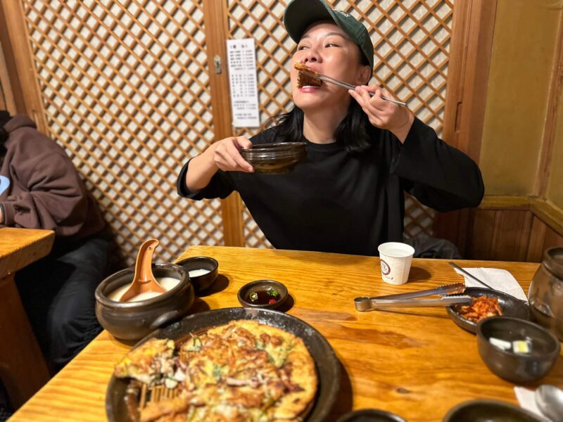 ソウルで人気な【仁寺洞スジェビ】へ。（トンドンジュとチヂミも食べるべし！）