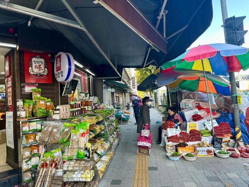 劇場跡にできた【スタバ京東1960店】は韓国Cafe巡りに欠かせない。