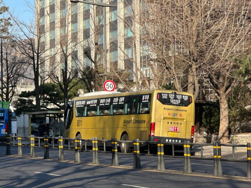 ホテル近くの空港バス乗り場（仁川空港行き）