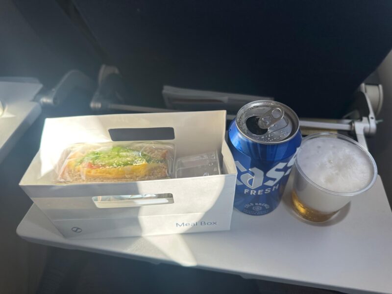 サンドイッチとビール