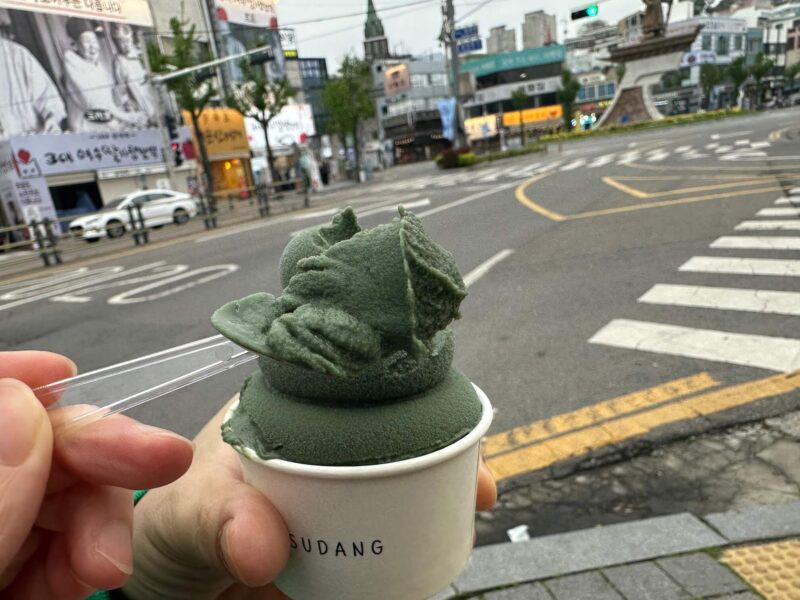 麗水党でよもぎアイスクリーム