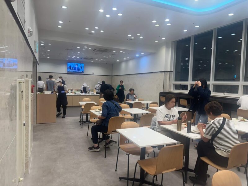 朝食会場