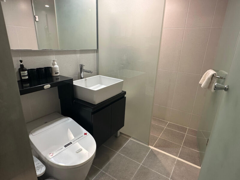 トイレ&シャワー