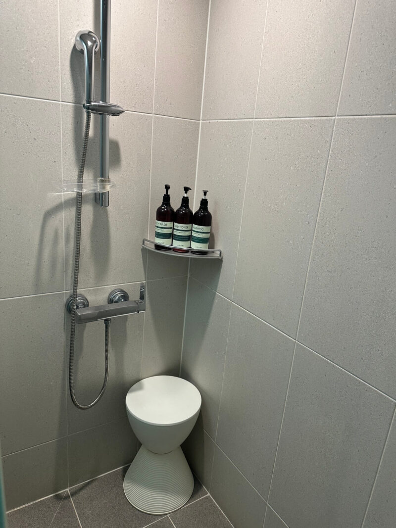 シャワールーム