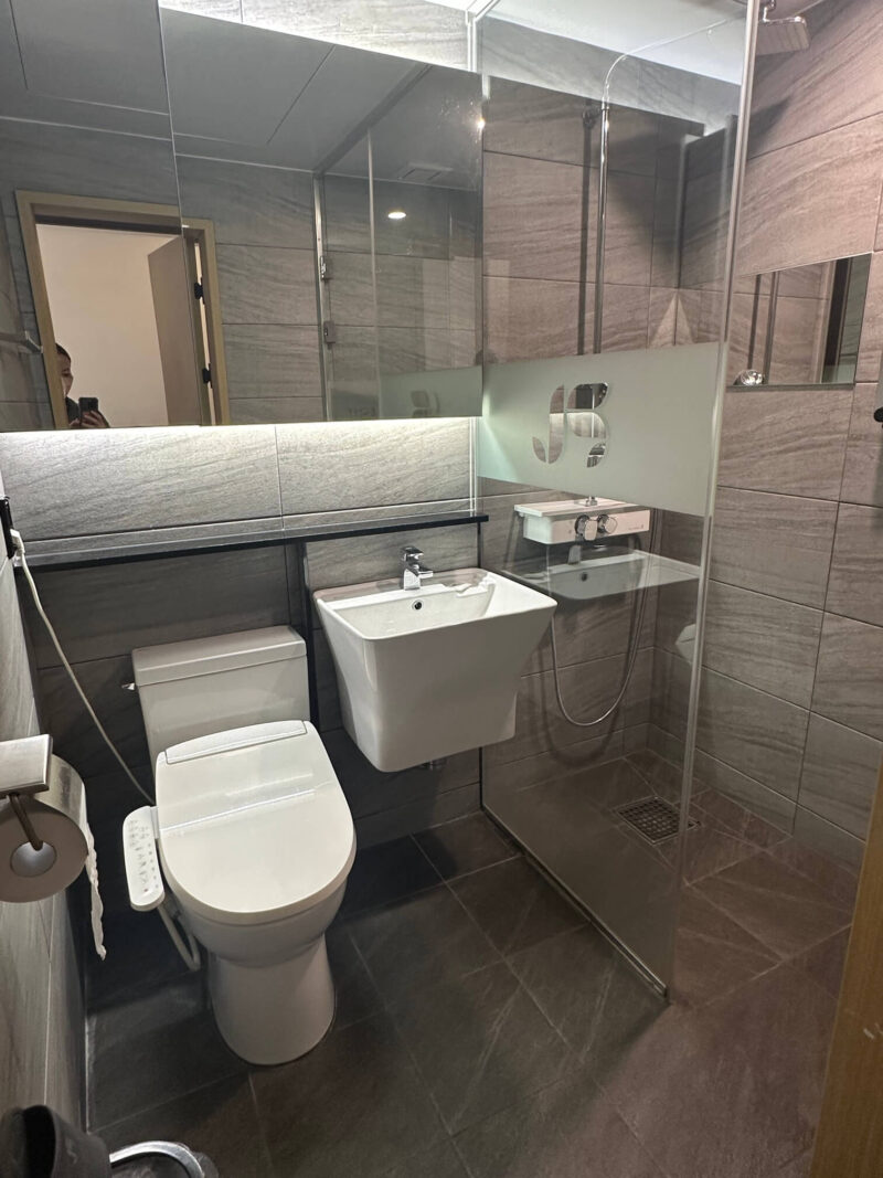 トイレ＆シャワー